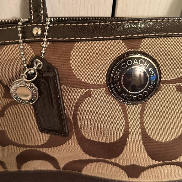 Authentic Coach purse - Picture 4 of 7